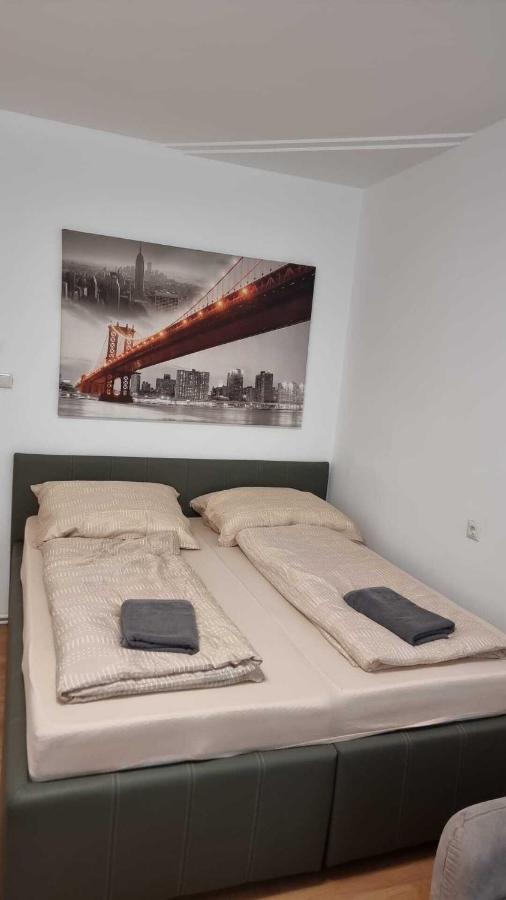 וינה Premier Triple Room Mz מראה חיצוני תמונה
